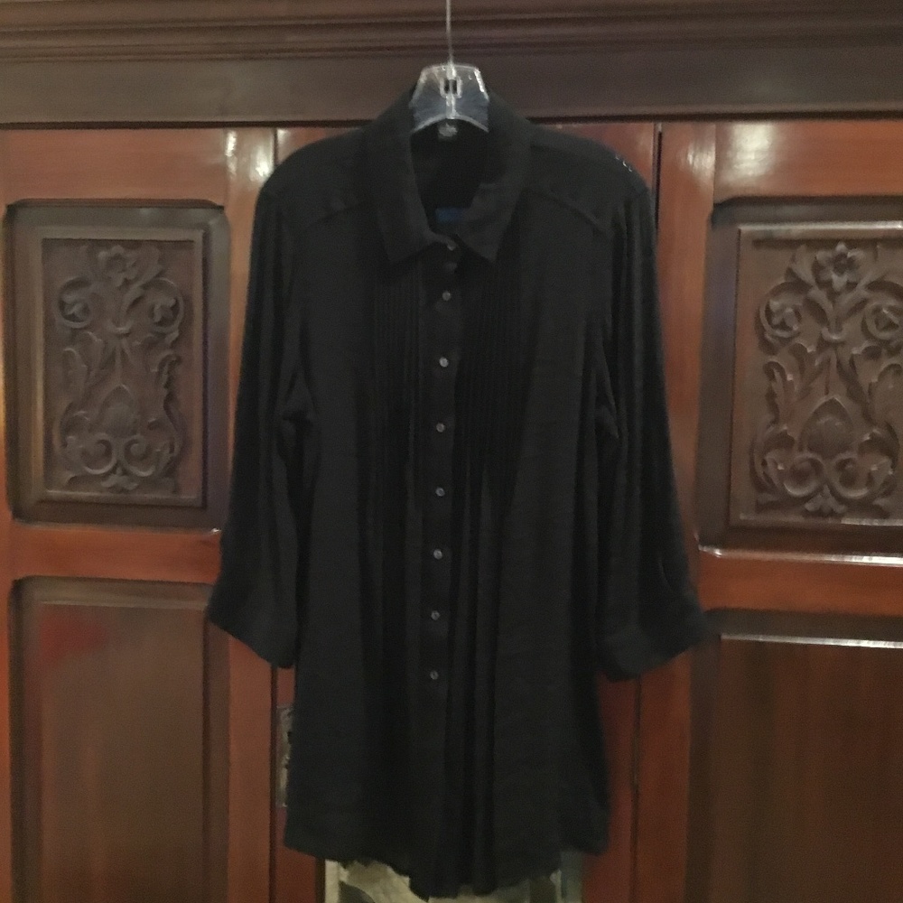 Spring blouse with 3/4 length sleeves